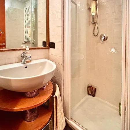 Caldo Rifugio Con Giardino In Pieno Centro 쿠르마예