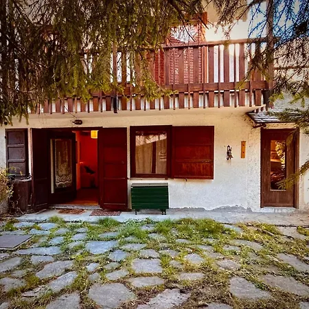 Caldo Rifugio Con Giardino In Pieno Centro Courmayeur