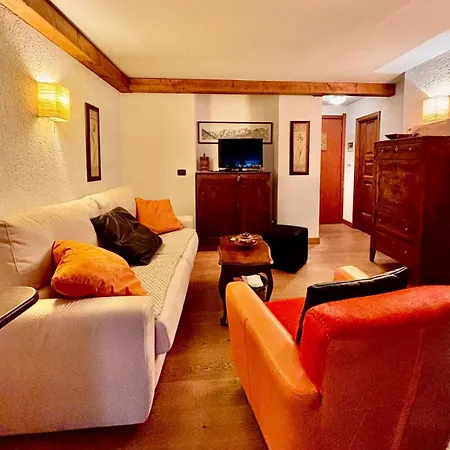 아파트 Caldo Rifugio Con Giardino In Pieno Centro 쿠르마예