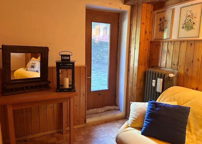 Caldo Rifugio Con Giardino In Pieno Centro 쿠르마예