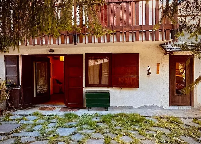 Caldo Rifugio Con Giardino In Pieno Centro Courmayeur
